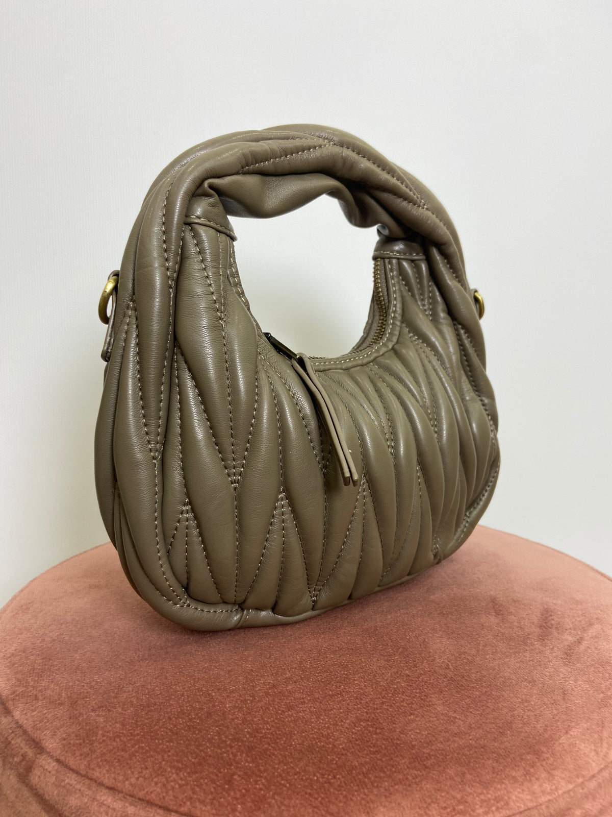 Borsa con manico in ecopelle